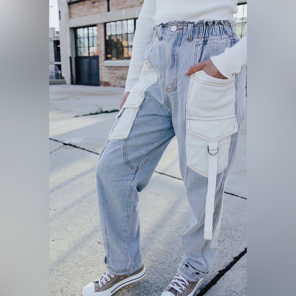 POL Light Blue Denim Cargo Jeans with Cream Pockets - Picture 2 of 16